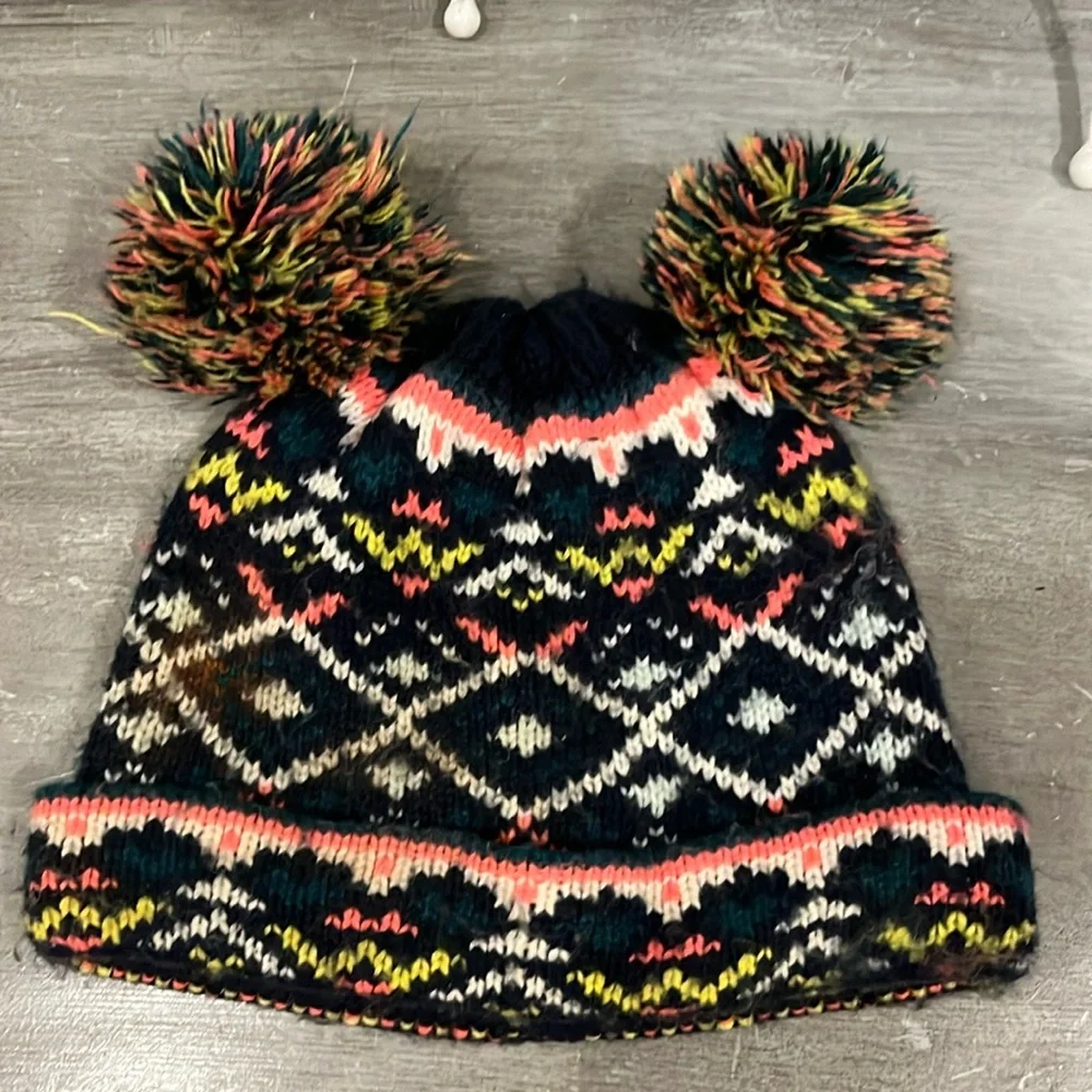 Old Navy Kids Pom Pom Winter Hat L-XL